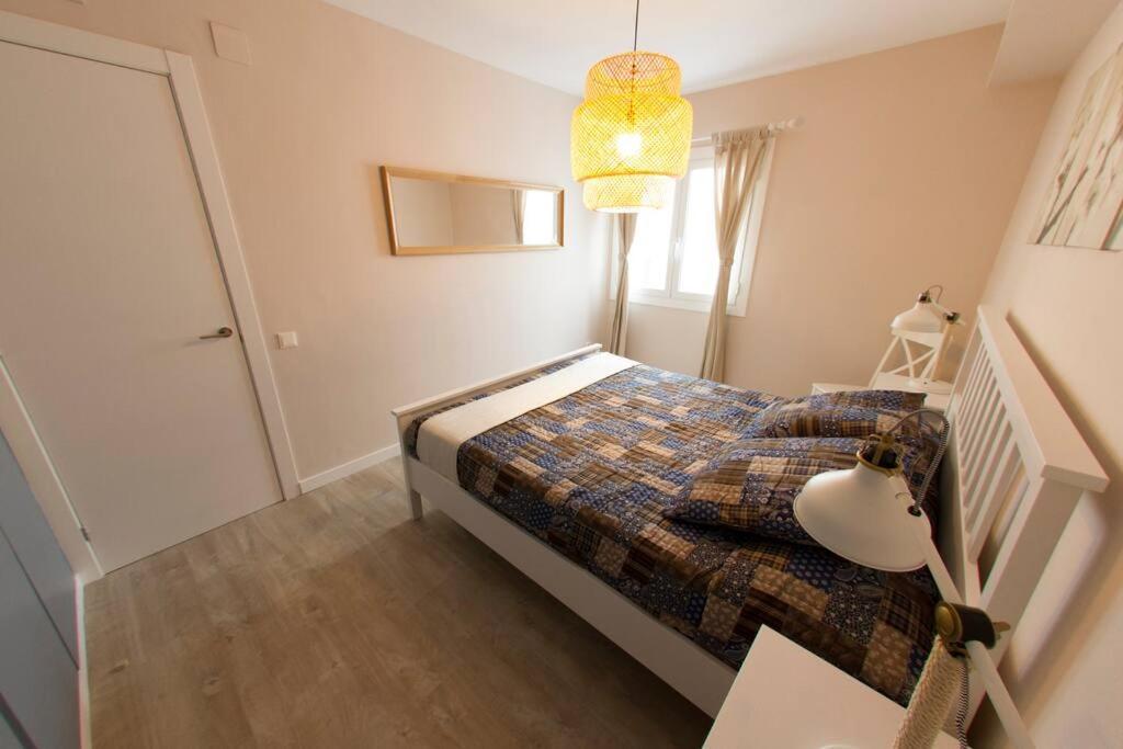 Lloret De Mar - Beachside Apartment - Free Parking - Limited Size Car מראה חיצוני תמונה