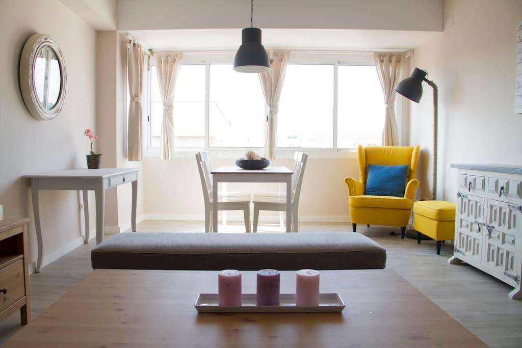 Lloret De Mar - Beachside Apartment - Free Parking - Limited Size Car מראה חיצוני תמונה