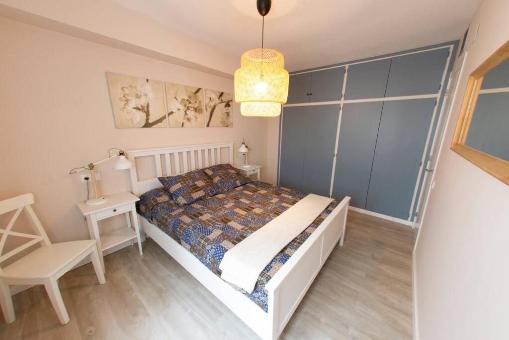 Lloret De Mar - Beachside Apartment - Free Parking - Limited Size Car מראה חיצוני תמונה