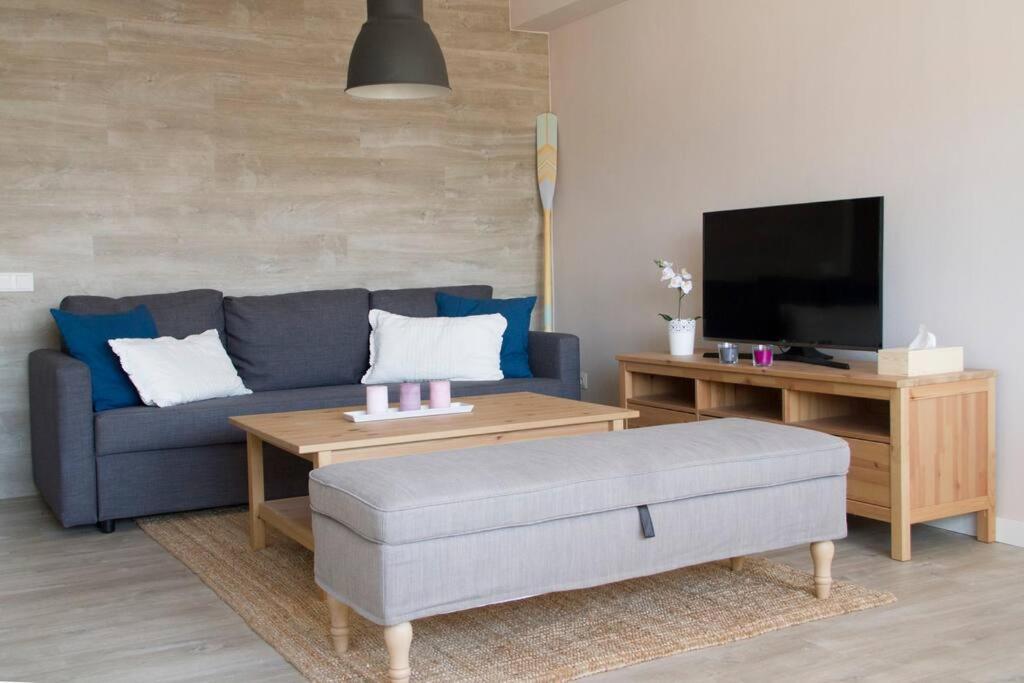 Lloret De Mar - Beachside Apartment - Free Parking - Limited Size Car מראה חיצוני תמונה