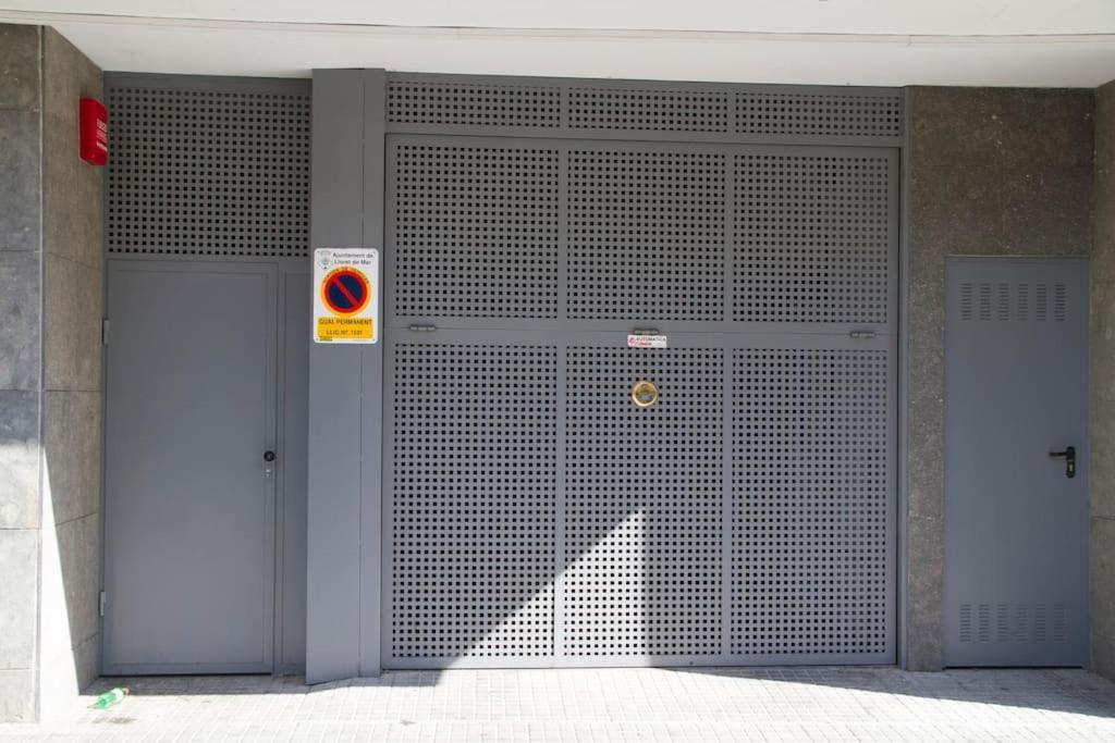 Lloret De Mar - Beachside Apartment - Free Parking - Limited Size Car מראה חיצוני תמונה